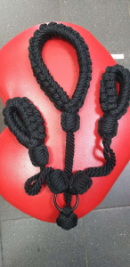 Веревка - фиксация для рук и шеи, черная и красная
