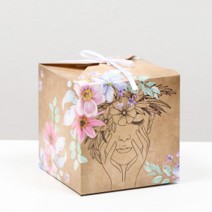 Коробка для подарка "Лучшей на свете" бежевая с цветами